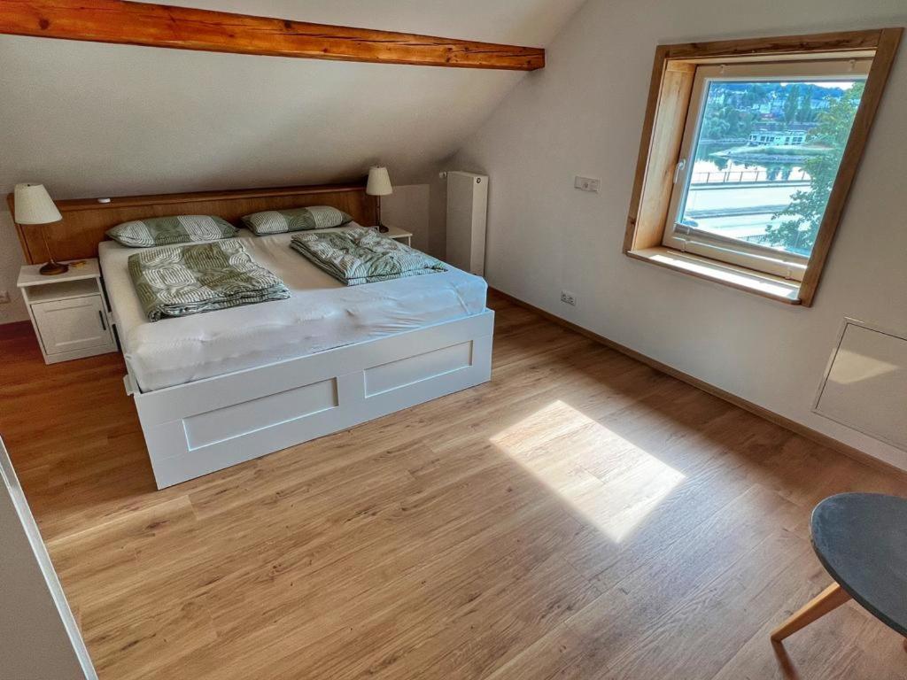 Helle 2 Zimmer Dg Wohnung Passau Exterior foto
